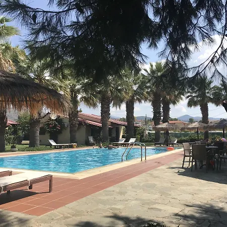 Maronic Villas *